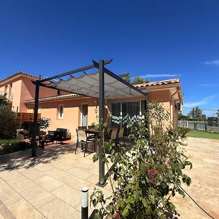 Dom wakacyjny Paraiso, Maison Avec Piscine Route De