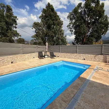 Dom wakacyjny Paraiso, Maison Avec Piscine Route De