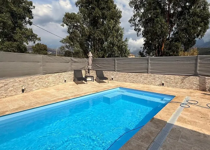 Dom wakacyjny Paraiso, Maison Avec Piscine Route De